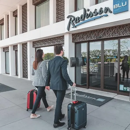 酒店 Radisson Blu Hotel, 布鲁日